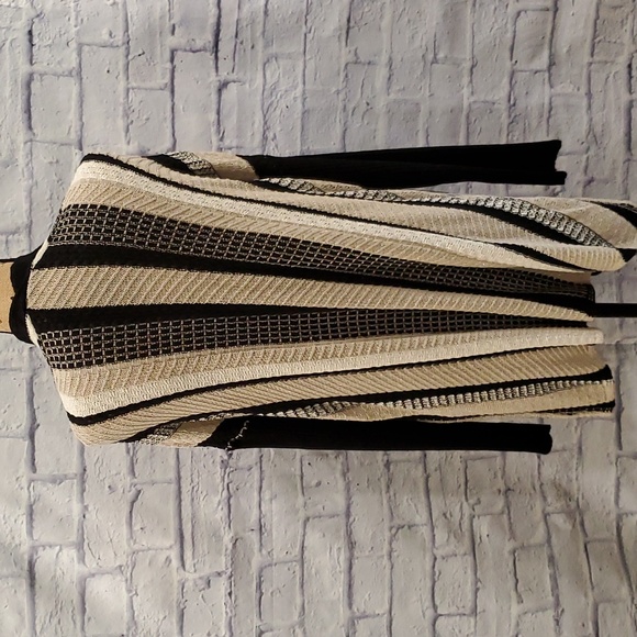 Cardigan - Picture 2 of 5